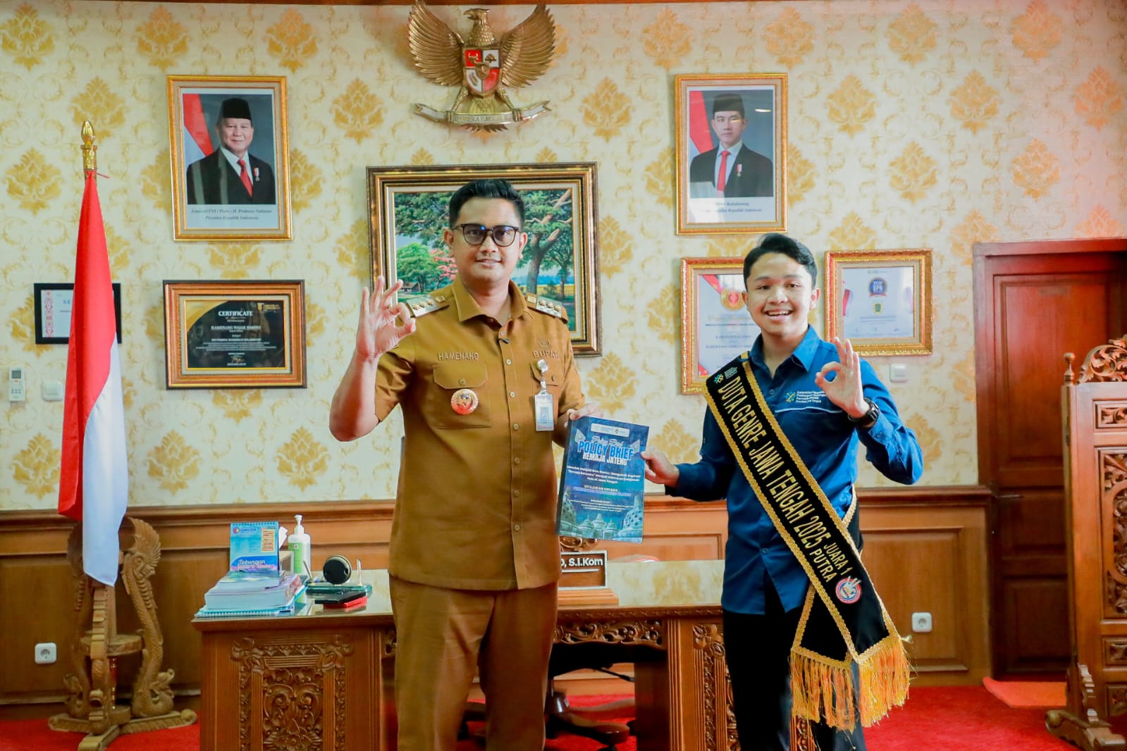 Penyerahan Policy Brief kepada Bupati Klaten
